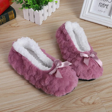 Pantuflas cálidas de invierno para mujer, de felpa suave, esponjosas, bonitas y divertidas, para interior de casa, antideslizantes, con forma de corazón y agarre